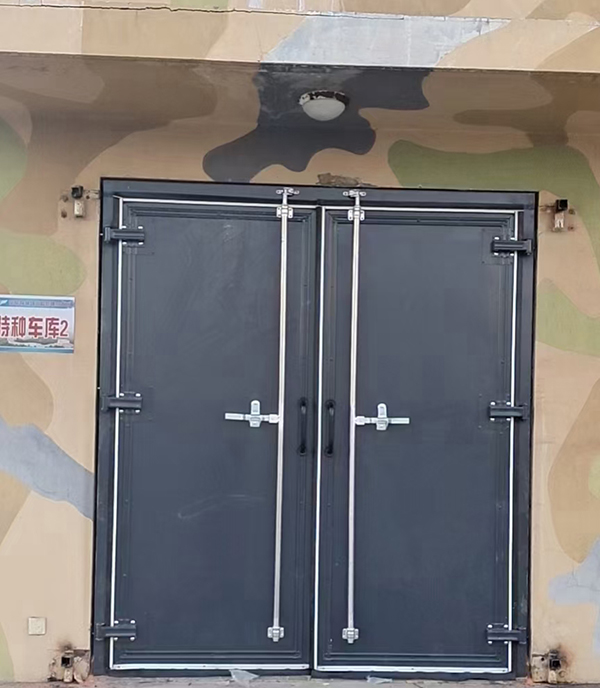 察布查尔工业平开门