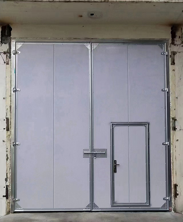 察布查尔工业平开门