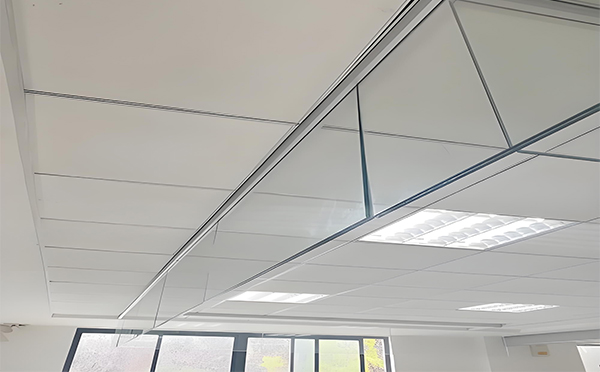 察布查尔玻璃挡烟垂壁