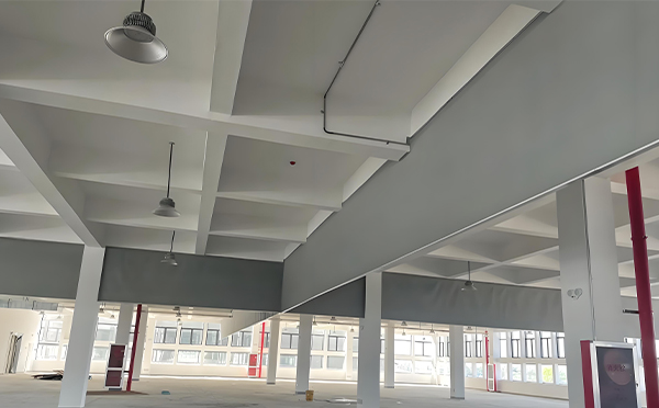 察布查尔挡烟垂壁