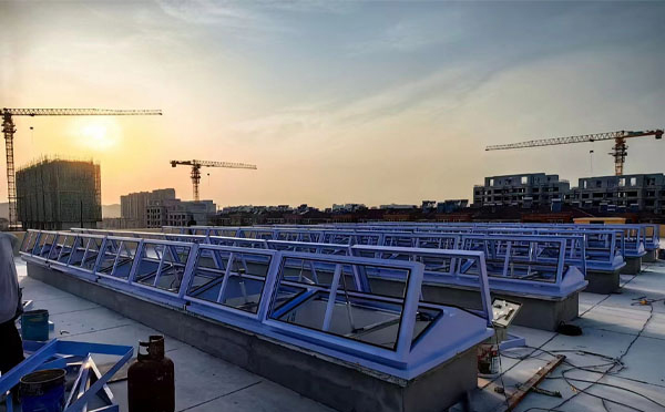 消防察布查尔排烟窗工作原理