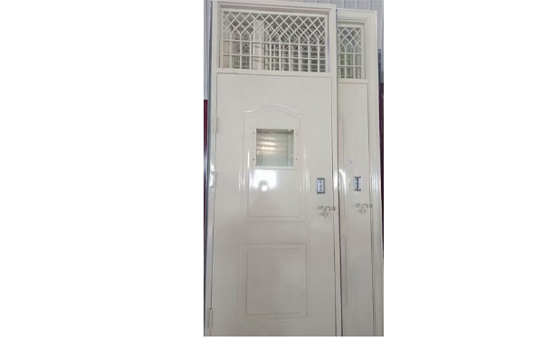 察布查尔学校教室门