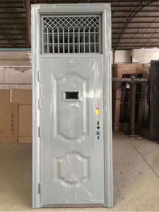 察布查尔学校教室门