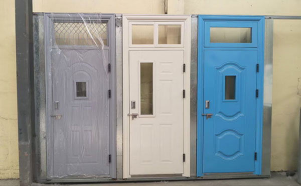 察布查尔学校教室门