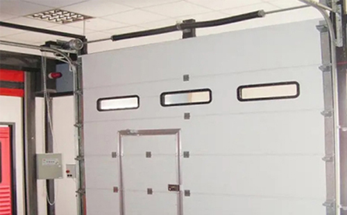 察布查尔工业提升门的安装方法