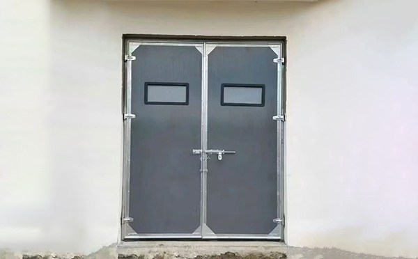 察布查尔工业门在高温作业区域的运行表现